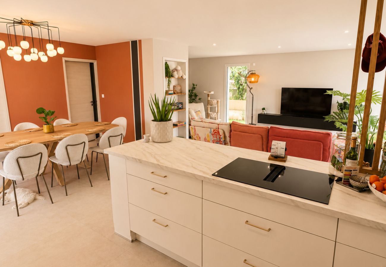 Maison à Les Sables-d´Olonne - CHEZ MAGUI - 12 Pers avec Spa et Parking