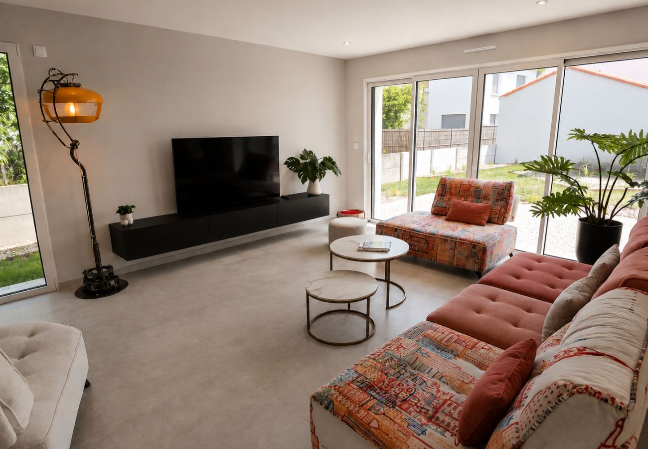 Maison à Les Sables-d´Olonne - CHEZ MAGUI - 12 Pers avec Spa et Parking